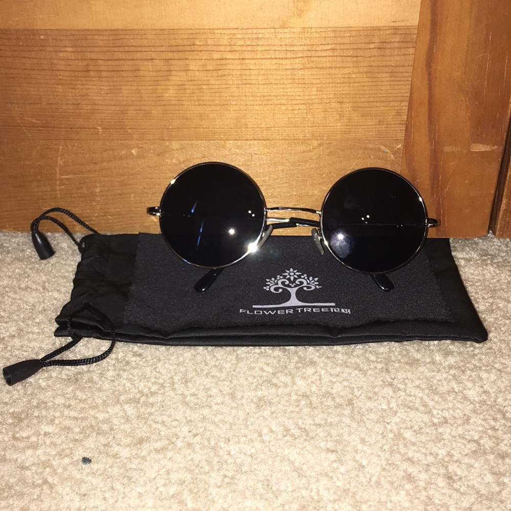 Circle sunglasses